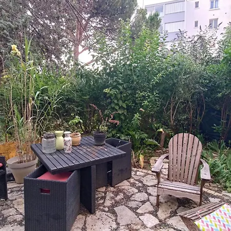 Un Jardin En - Celleneuve Apartament *